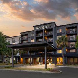 Courtyard by Marriott Myrtle Beach Barefoot Landing,位于默特尔比奇的酒店