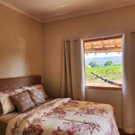 Pousada Casa do Campo Zelito，位于德尔菲诺波利斯的酒店