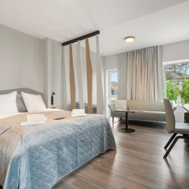 Kinn Hotell Florø，位于弗洛罗的酒店