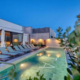 VITA Hotel & Rooftop