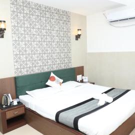 The Blue Lagoon Hotel Premium，位于克塔克的酒店