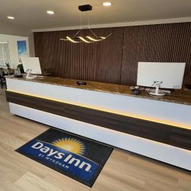 Days Inn by Wyndham Ridgecrest near China Lake Naval Station，位于里奇克莱斯特的酒店
