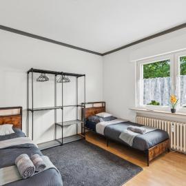 Velbert, gute Lage, Ideal für Geschäftsleute, Monteure, Messegäste, 3 Schlafzimmer, SmartTV，位于费尔贝特的酒店