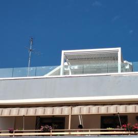 Attichetto monolocale vista mare terrazzatissimo Asterspace，位于安齐奥的酒店