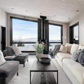 Cabin in stunning surroundings，位于Kjerrvika的酒店