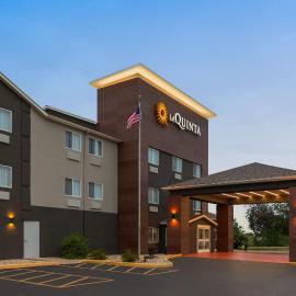 La Quinta Inn & Suites by Wyndham Peru Starved Rock St Park，位于秘鲁的酒店