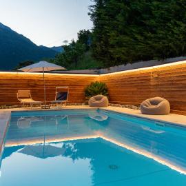 Infinity View Garda Lake con Piscina Panoramica e Vista Lago a Tenno，位于滕诺的酒店
