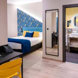 Hotel Pathos by Mimood Aparthotels，位于瓦伦西亚的酒店