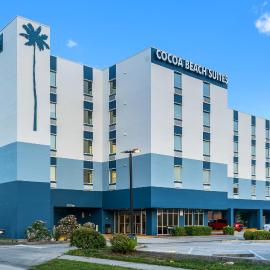 Cocoa Beach Suites Hotel，位于可可比奇的酒店