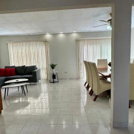 Casa completa, Hosp Angeles, Tec Mty y Facturamos，位于托雷翁的酒店