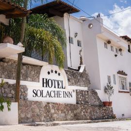 SOLACHE INN，位于Zitácuaro的酒店