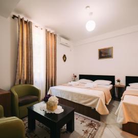 Hotel Skrapari，位于Çorovodë的酒店