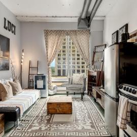 2 Full Beds, Free Parking Underground Heated, Rogers Place, 1 Bedroom Condo Downtown Central，位于埃德蒙顿的酒店