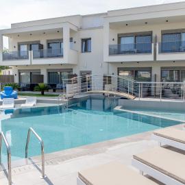 KonPolis Suites - Adults Only Over 12，位于艾斯普罗瓦塔的酒店
