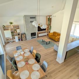 Yellow House，位于科马尔尼克的酒店