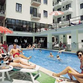 deniz apart hotel，位于库萨达斯的酒店