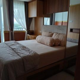 Skylounge Makassar Apartment，位于Manda的酒店