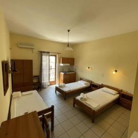 Syros Studios，位于埃尔莫波利斯的酒店