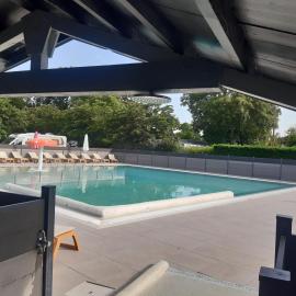 Mobil home au bord du lac de Foix，位于富瓦的酒店