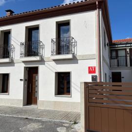 Apartamentos O Grilo，位于Doade的酒店