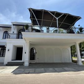 Phoenix Villa at Sentul City，位于茂物的酒店