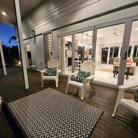 Luxury Beachside Home，位于Maninoa的酒店