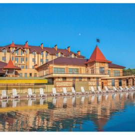Zolota Gora Hotel-Rancho，位于乌日霍罗德的酒店