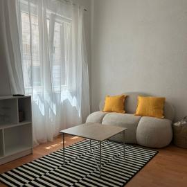 Guest House Štorija, Vis Center, 1 min from Ferry，位于维斯的酒店