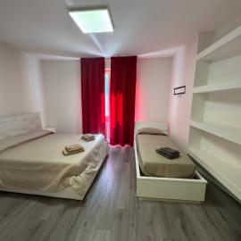 Villa Mariel Verbania Centro，位于因特拉的酒店
