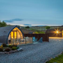 Loch Ewe Luxury Pods，位于Mellon Charles的酒店