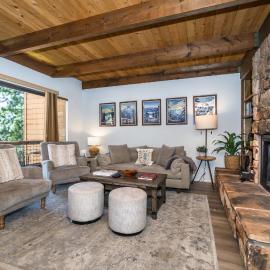 Mountain Getaway - Lake Tahoe - Incline Village - Private Garage，位于斜坡村的酒店