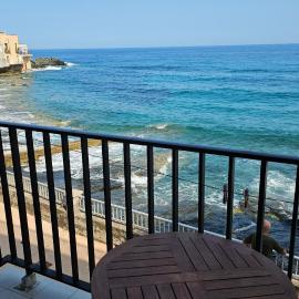 ERBALUNGA location T1 pieds dans l'eau，位于厄尔巴隆加的酒店