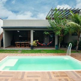 Casa pet friendly c piscina churrasqueira e wi-fi，位于加克内的酒店