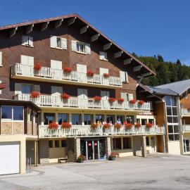 Village Vacances Le Grépillon，位于莱鲁斯的酒店