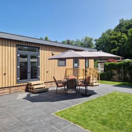Camping Alkenhaer Appelscha Chalet 017，位于阿珀尔斯哈的酒店