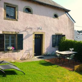 Au Petit Bercail - Le Fonteny - Gîte 2 personnes，位于希尼的酒店