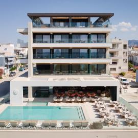 Avant Blue Boutique Hotel，位于科林斯的酒店