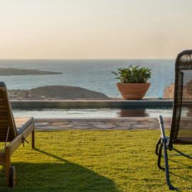 Seaview Serenity Villa with private pool，位于Prasás的酒店