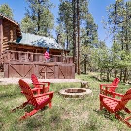 Covered Deck, Private Acreage: Log Cabin in Pine