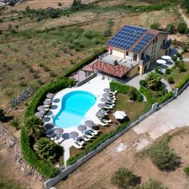 Agriturismo L'Oasi，位于Ceraso的酒店