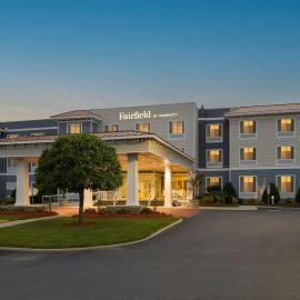 Fairfield Inn & Suites by Marriott Chincoteague Island Waterfront,位于钦科蒂格的酒店