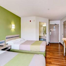 Super 8 by Wyndham Aurora East，位于奥罗拉的酒店