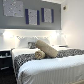 Rosebourne Gardens Motel，位于伍尔古尔加的酒店