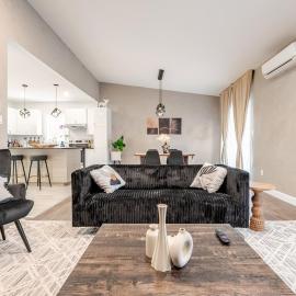 Bohemian vibe 2 bedroom Free Parking Brand New