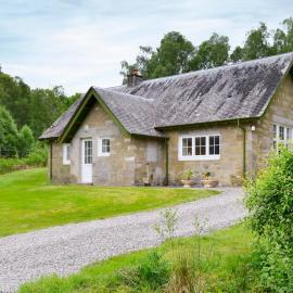 Laundry Cottage，位于Achlain的酒店