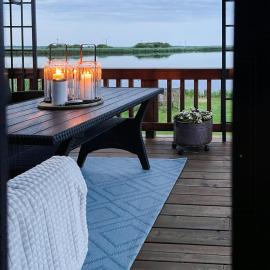 Protected Fjord Cabin With Fjord Views，位于兰讷斯的酒店