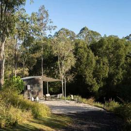 Hill Creek Tiny House 2 by Tiny Away，位于Perwillowen的酒店