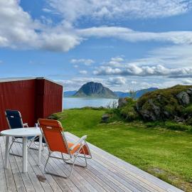 Midnight Sun Paradise Lofoten，位于博斯塔德的酒店