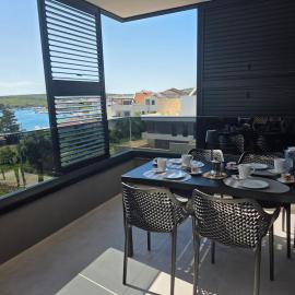 Apartment Olea - for families only，位于伊穆尼的酒店