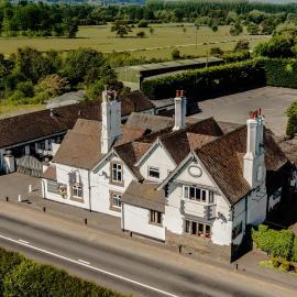 The Boars Head Hotel，位于Sudbury的酒店
